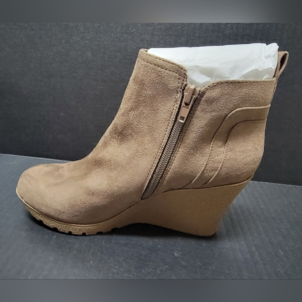 NIB-Mia Alaina Booties